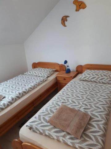 Borkuti Panzio Es Apartman Balatonszárszó Exteriör bild